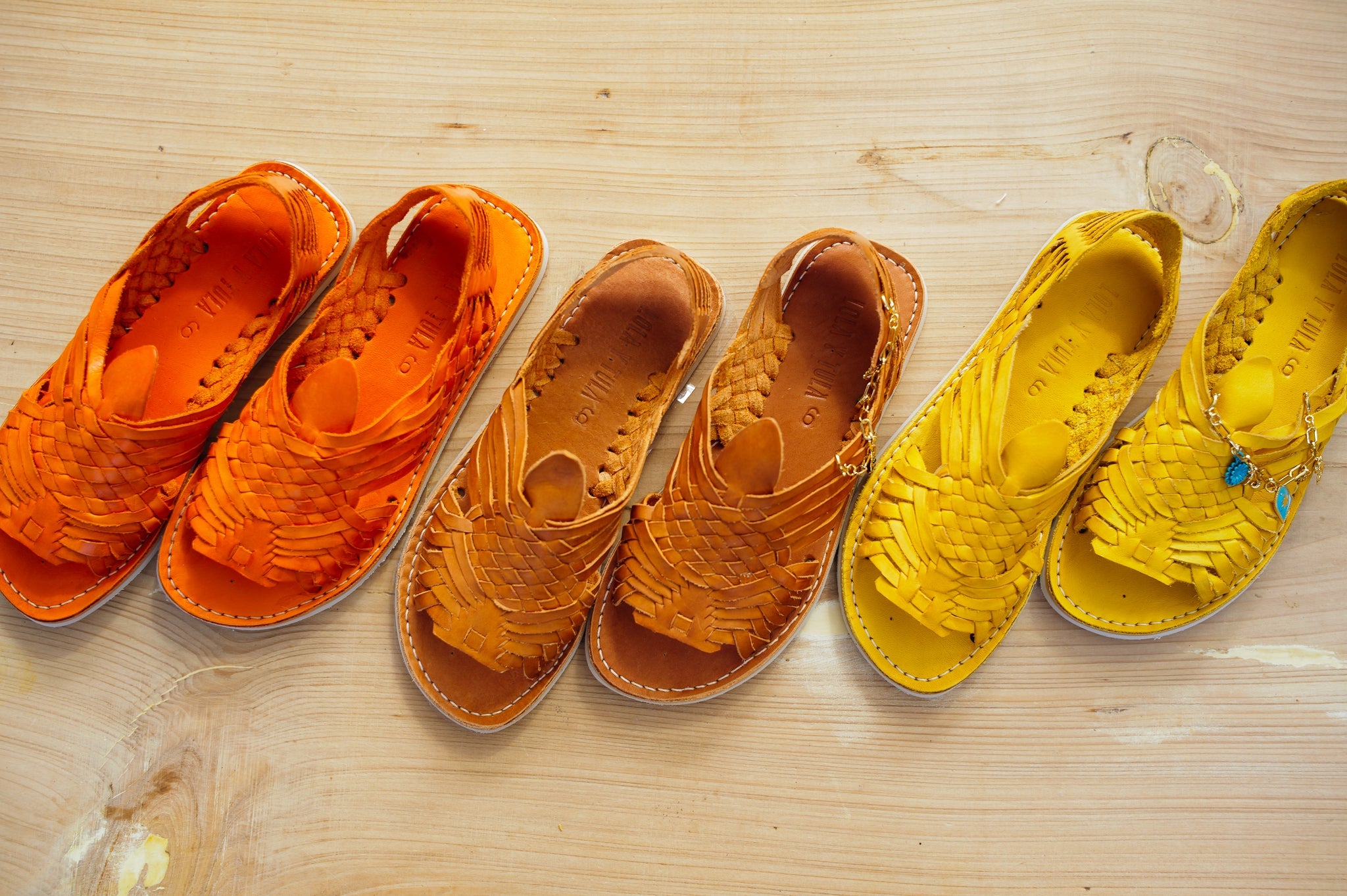 LOLA Y TULA Yellow Leather Pachuco Huarache — side view