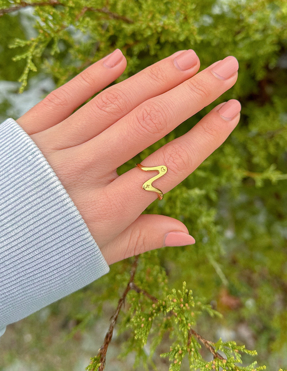 Elevated Faith Wavy Heart Ring — side view