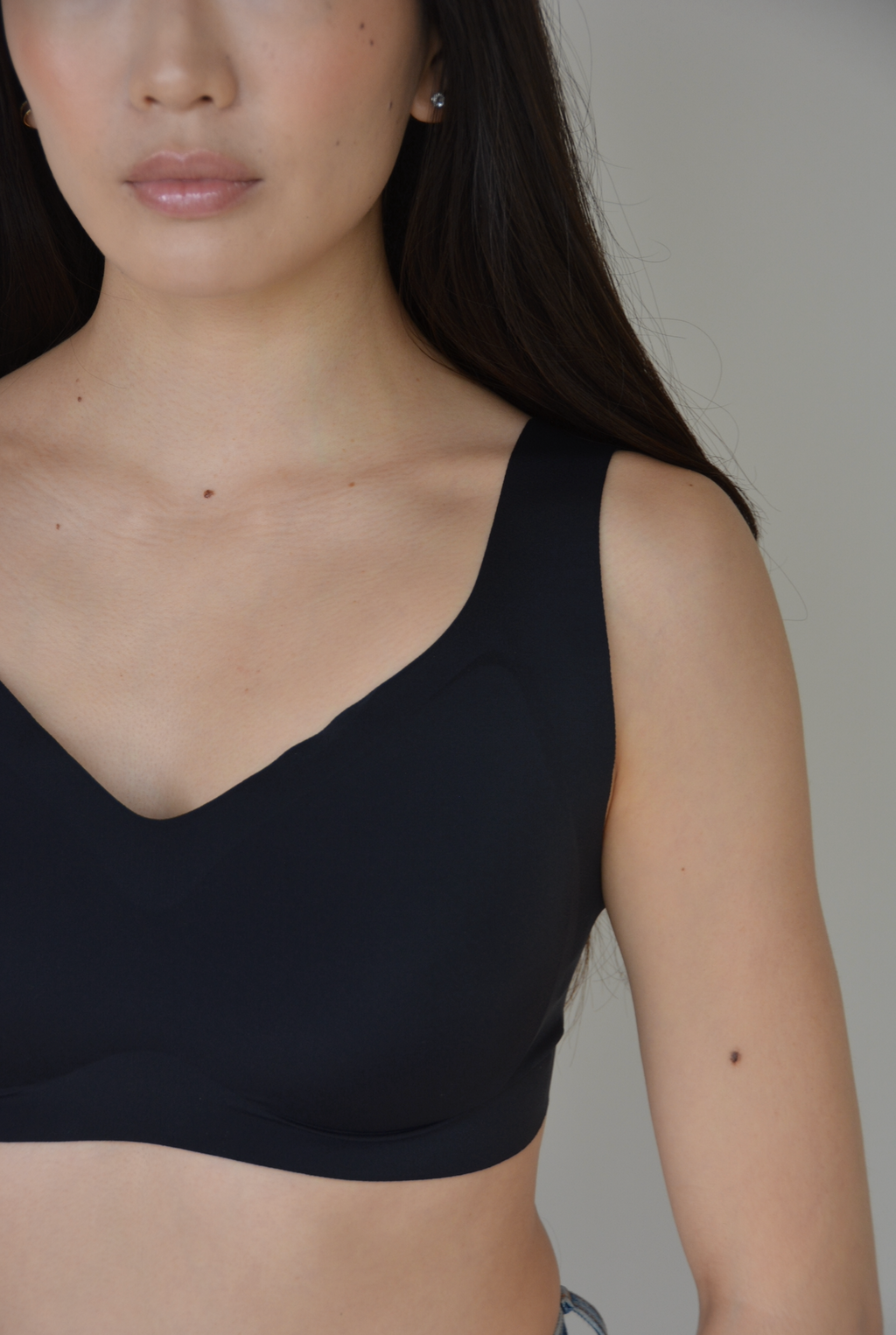 The Only Bra V-Neck Lift Bra — detail shot 8