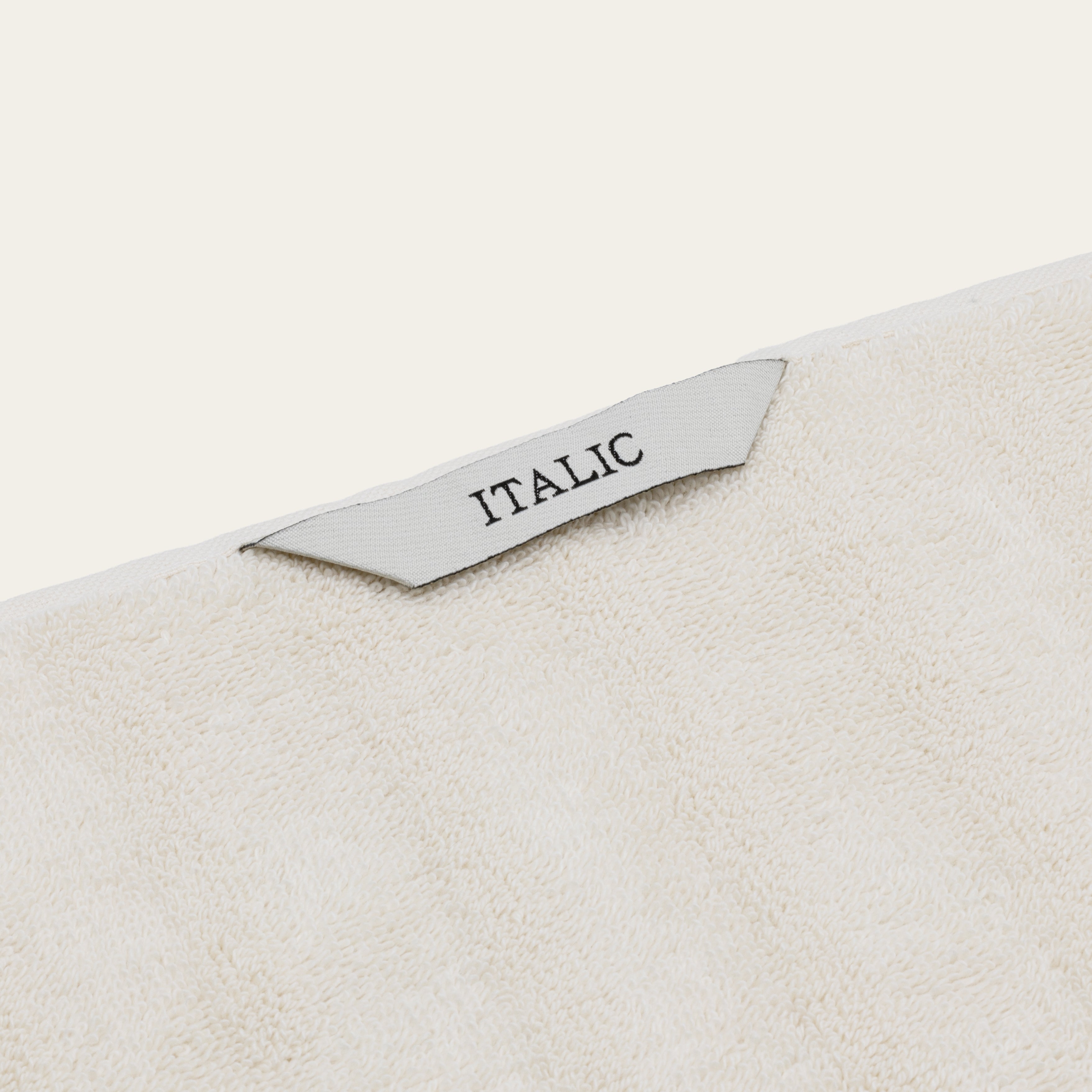 Italic Capri Towels — packaging