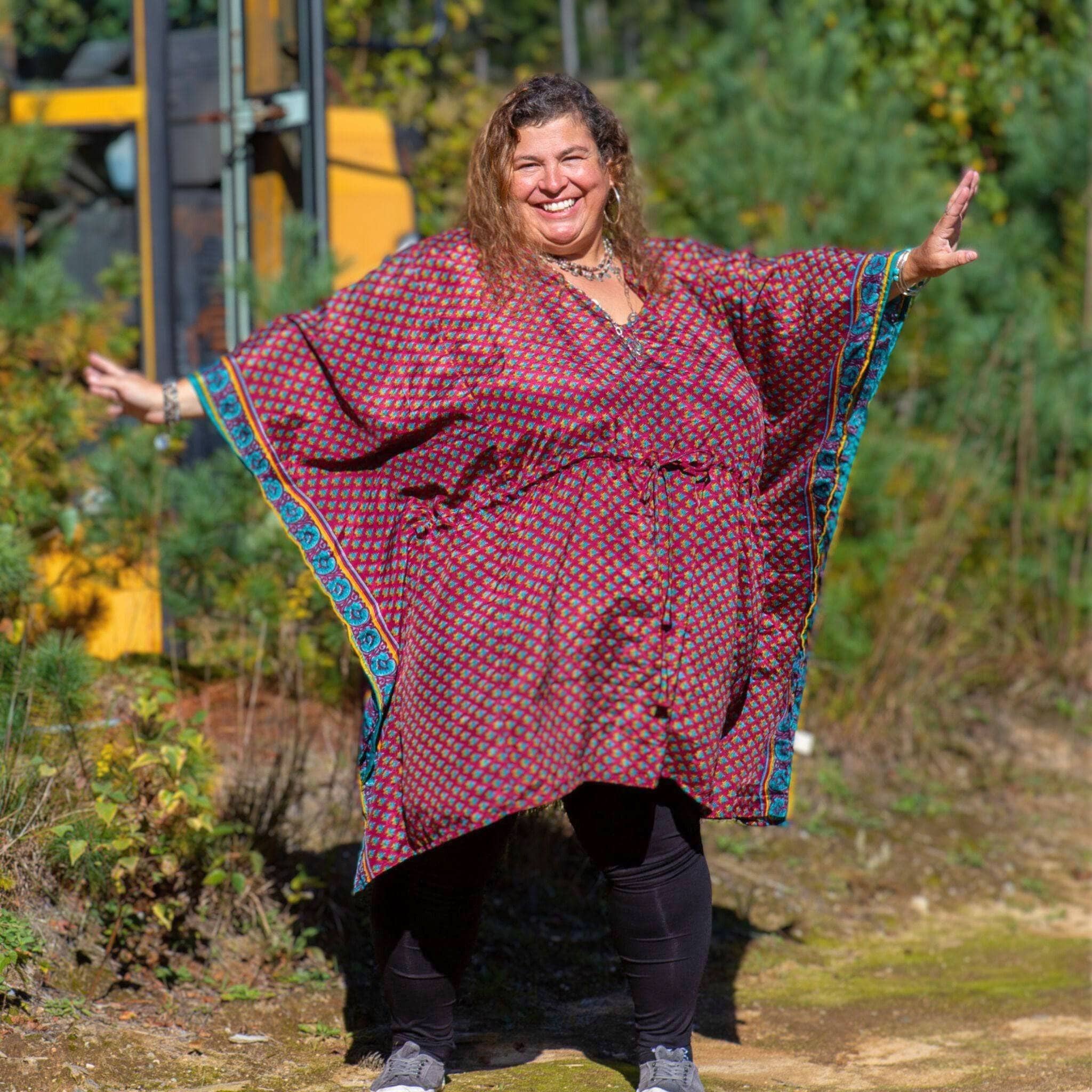 Darn Good Yarn Surplus Aanya Adjustable Short Kaftan — feature highlight