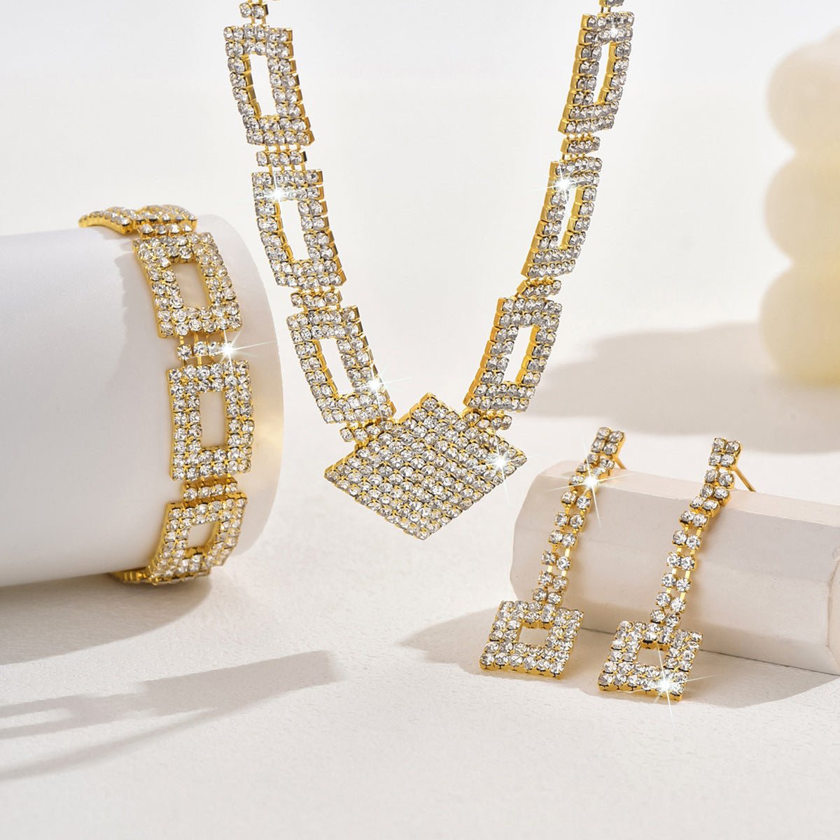 Mariam's Collection Dazzling 3-Piece Full Rhinestones Jewelry Set (MAC317) — detail shot 10