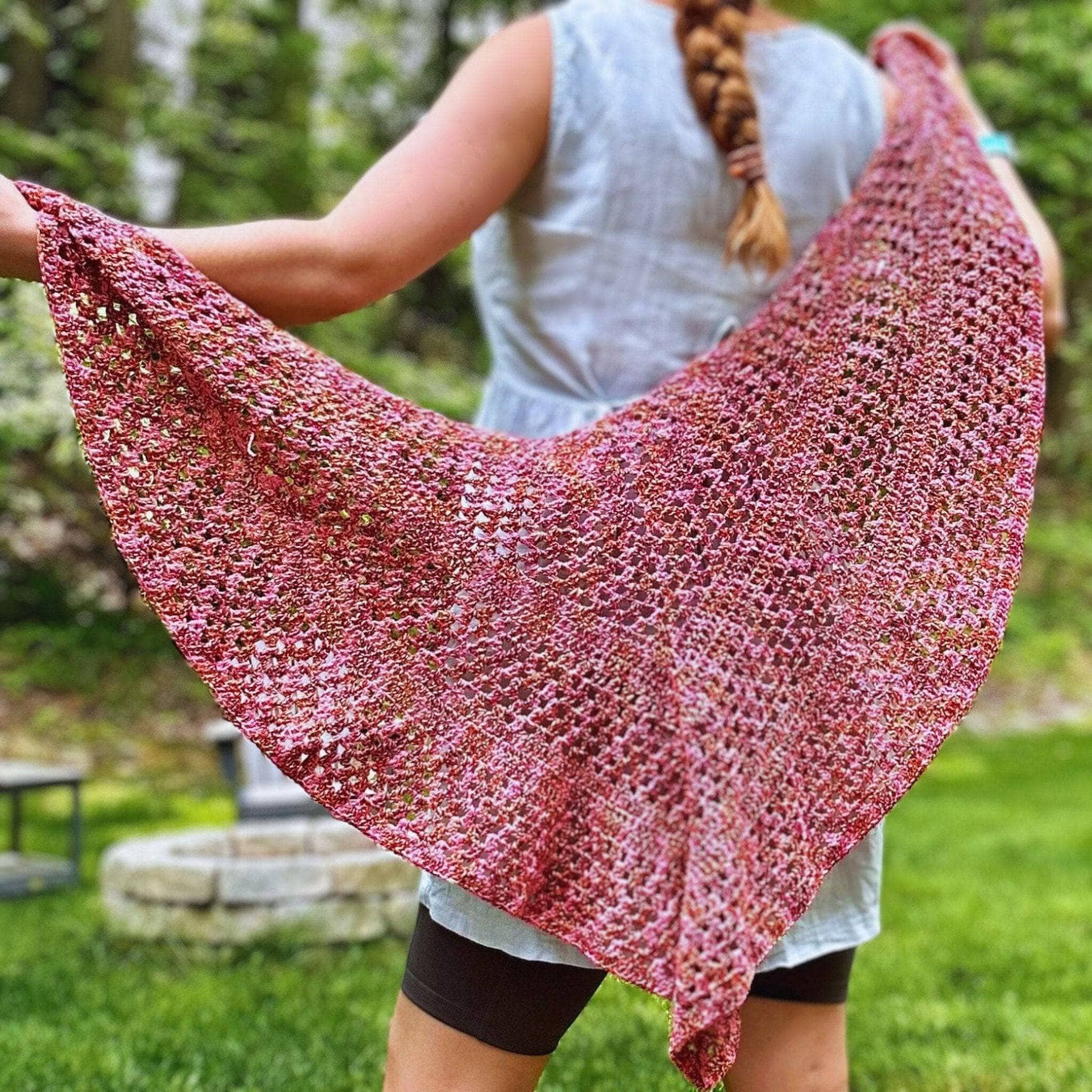 Darn Good Yarn Darn Good Yarn A Walk in the Garden Shawl Crochet Kit — main product shot