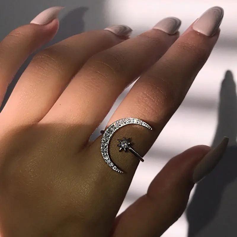 Mariam's Collection Mariam's Collection MAC035 Cubic Zirconia Moon and Star Open Band Ring — construction detail