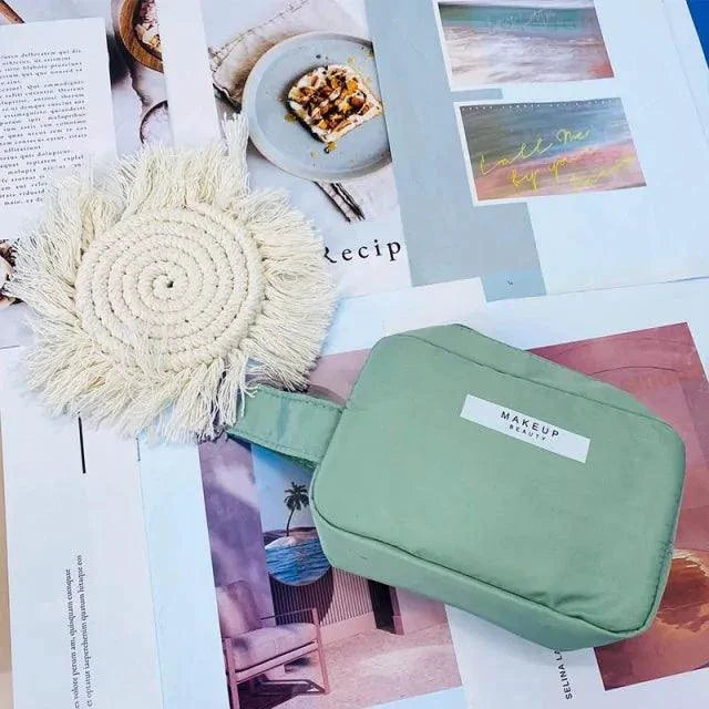 Chic Beauty Bag Organizer