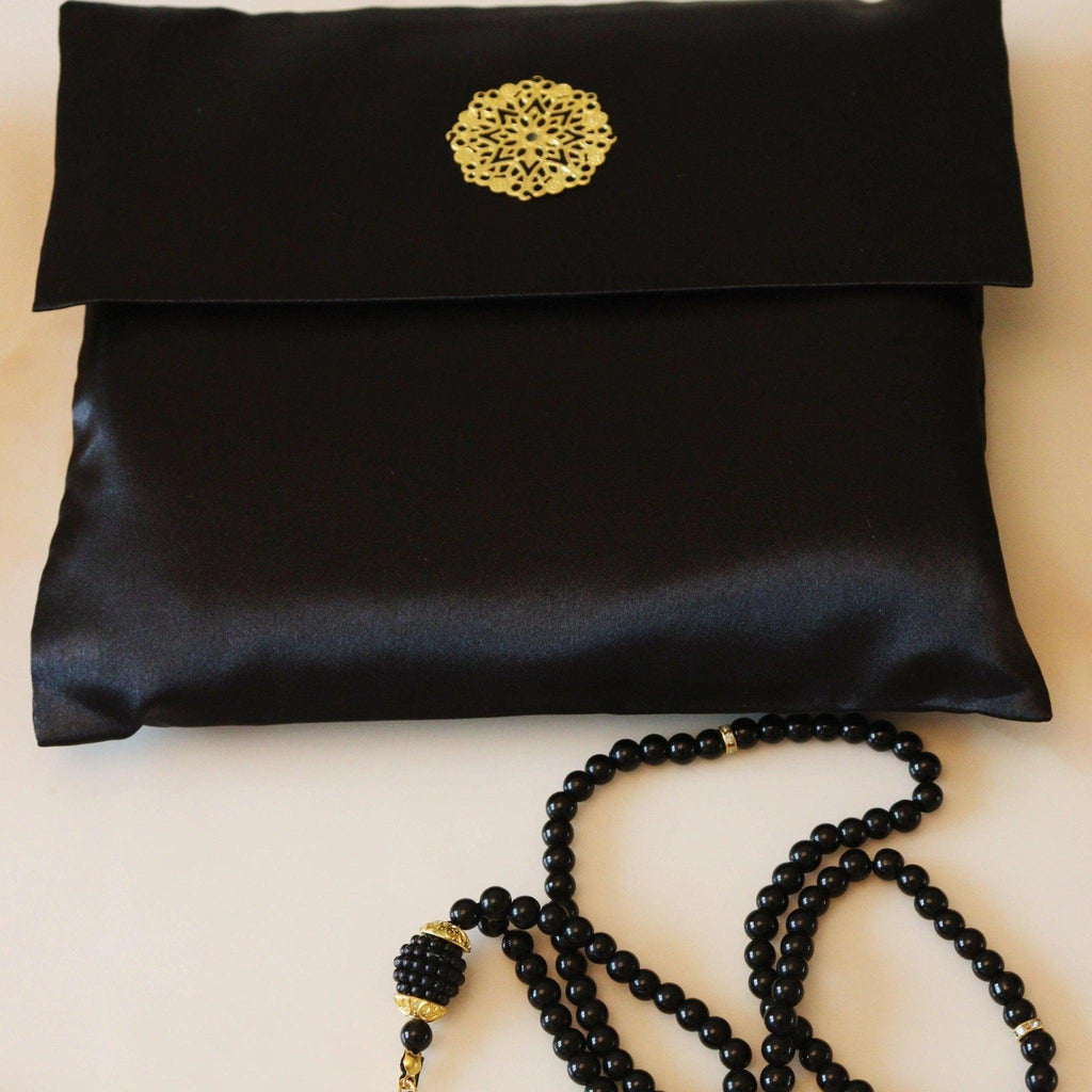 Mariam's Collection Mariam's Collection Luxury Prayer Mat and Tasbeeh Set (MR048) — fabric or material detail
