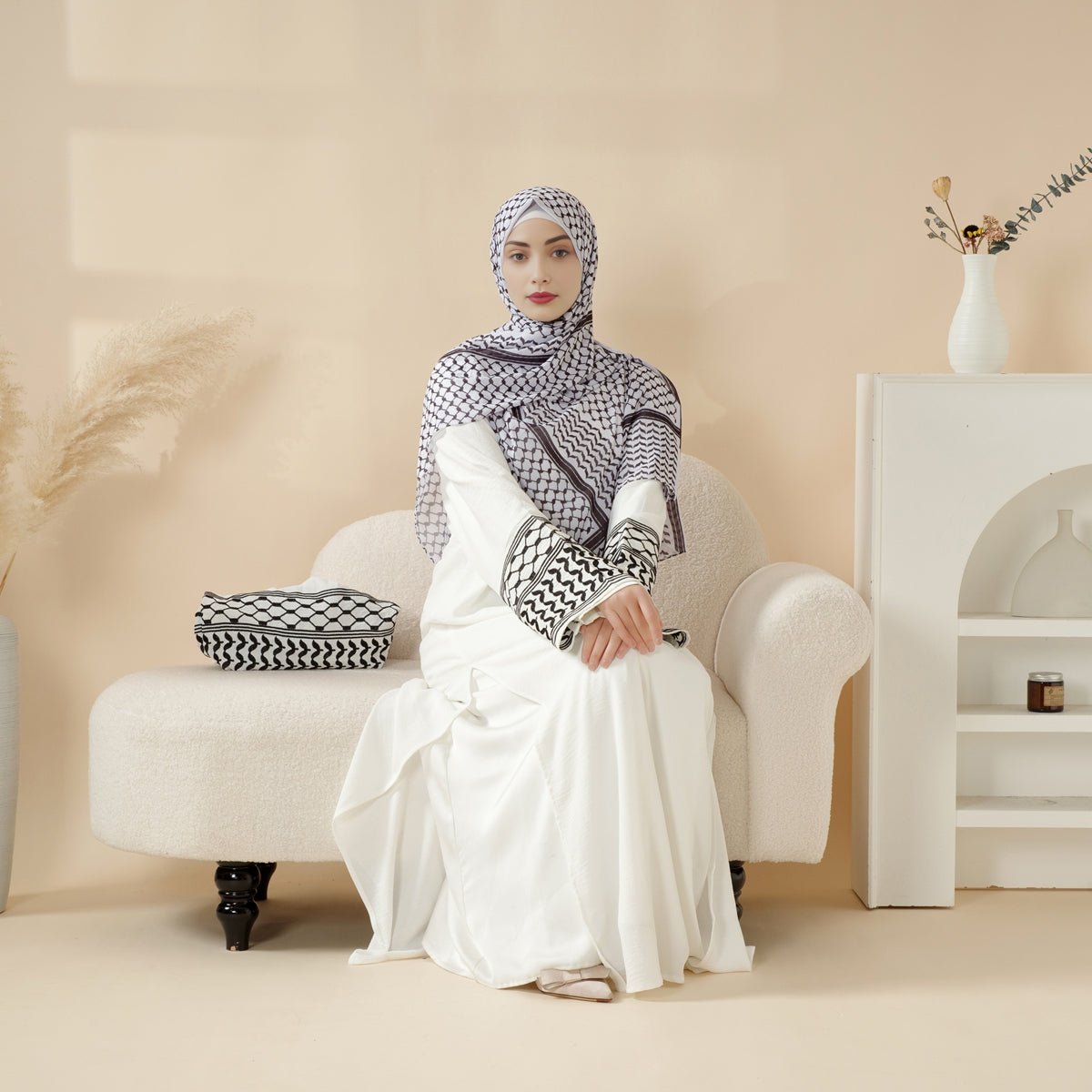 Mariam's Collection Palestinian Keffiyeh-Inspired Abaya with Matching Crossbody Bag Keffiyeh Abaya (MA131) — detail shot 7
