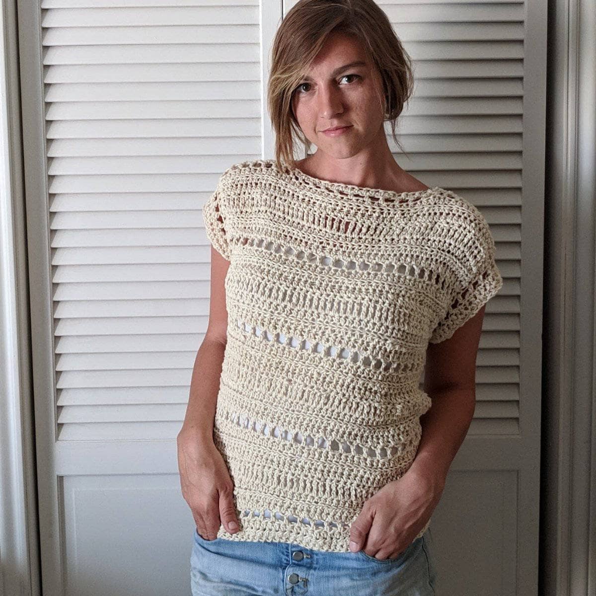 Darn Good Yarn Darn Good Yarn The Driftwood Tee Crochet Kit — main product shot