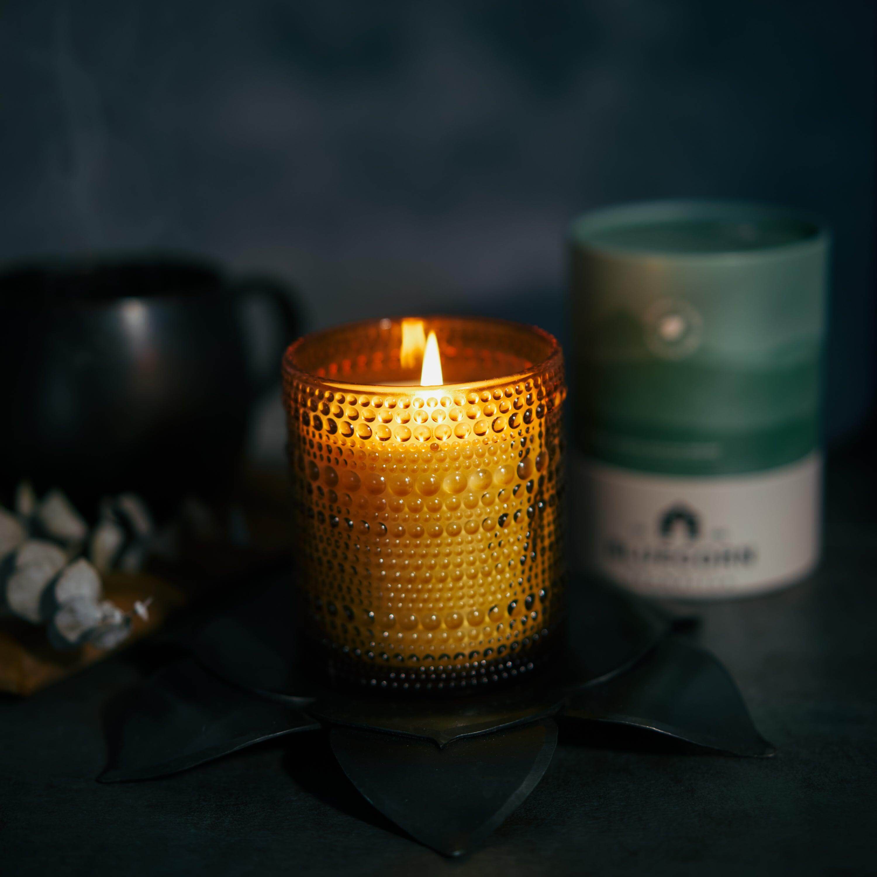 Bluecorn Candles The Woodsy Scented Candle - Aromática — alternate view