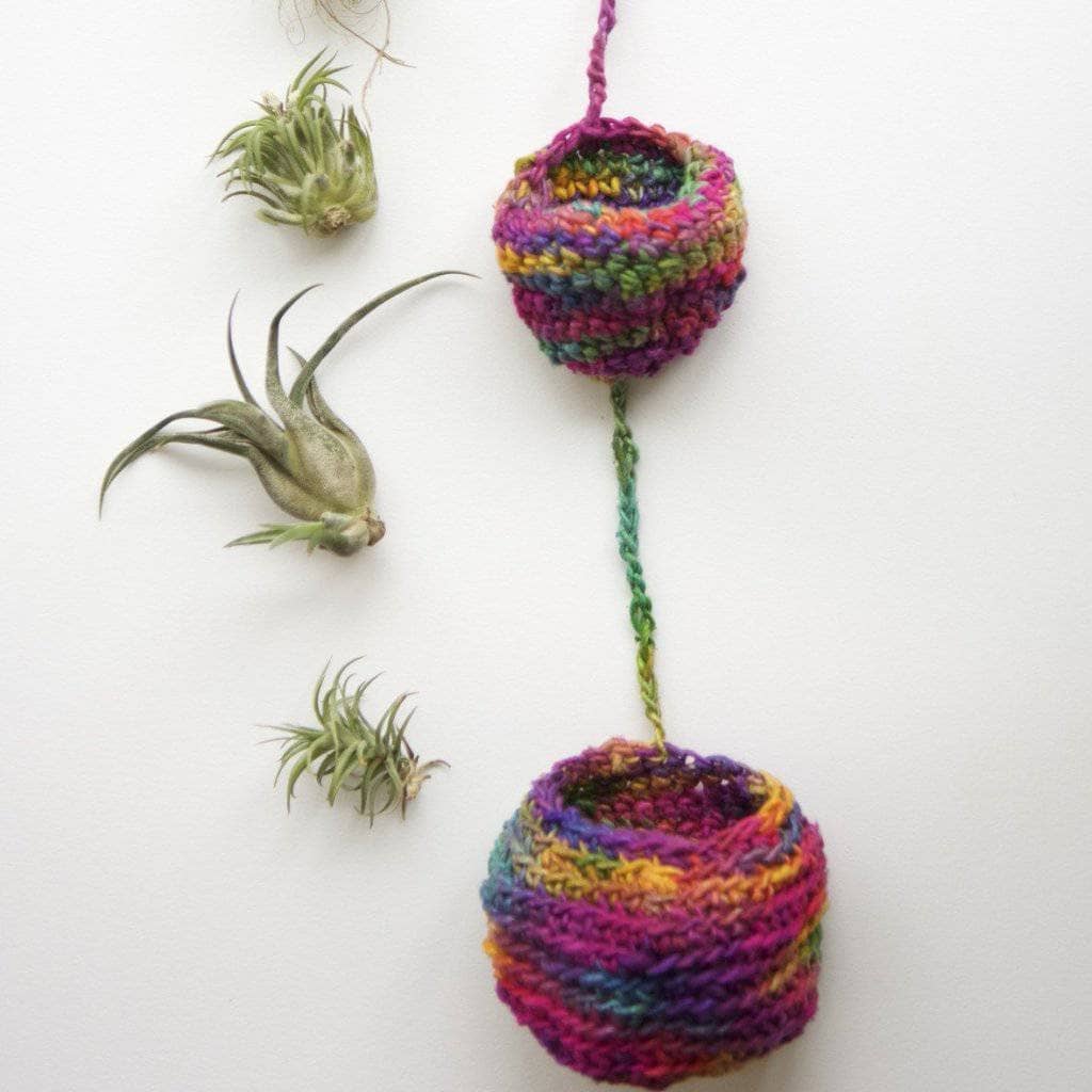 Darn Good Yarn Darn Good Yarn Tiered Air Plant Hanger Knit or Crochet Kit — Darn Good Yarn branding close-up