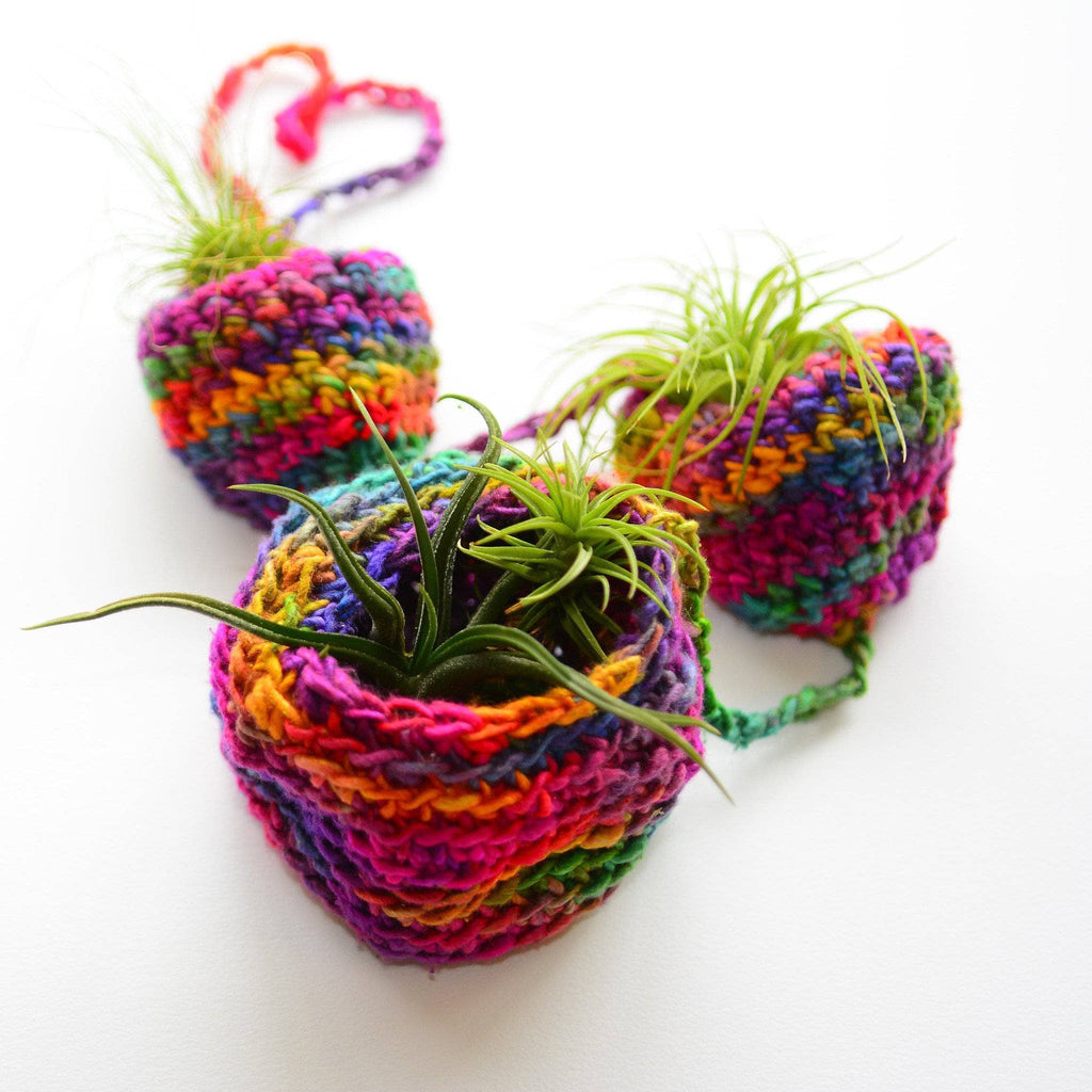 Darn Good Yarn Darn Good Yarn Tiered Air Plant Hanger Knit or Crochet Kit — main product shot