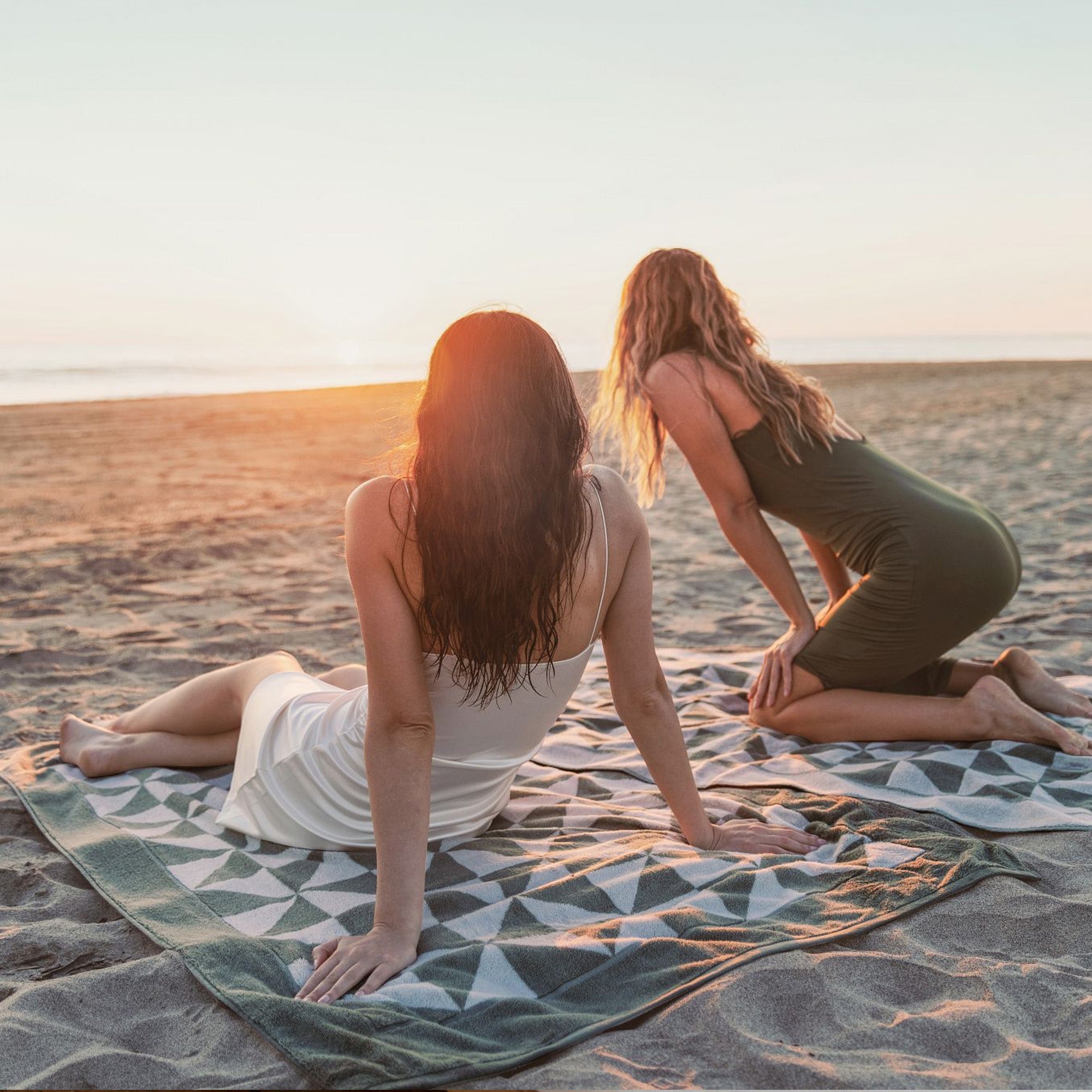 Italic Umbra Beach Towel — lifestyle context