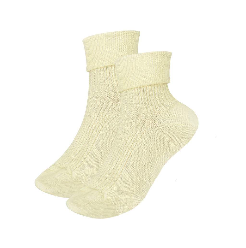 tittimitti tittimitti® 100% Organic Combed Cotton Women's Socks. 1 Pair. Made in Italy. — flat-lay composition